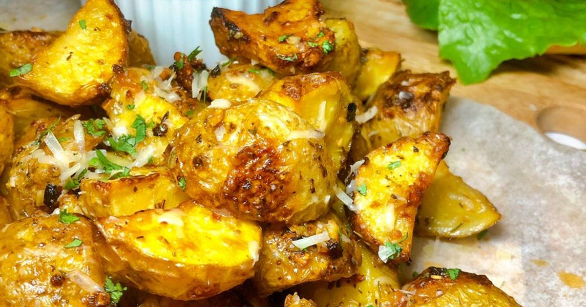 Khoai Tây Nướng Bơ Tỏi & Phô Mai- Roasted Garlic Butter Parmesan Potatoes 🥔 🧄 🧀 🧈