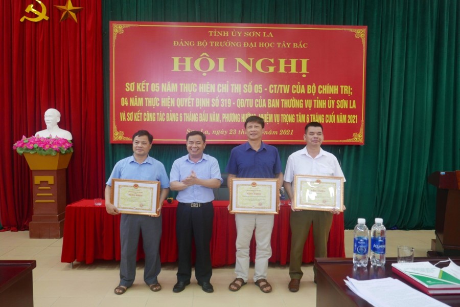 Đảng bộ Trường Đại học Tây Bắc tổ chức Hội nghị Sơ kết 05 năm thực hiện Chỉ thị số 05-CT/TW của Bộ Chính trị và 04 năm thực tiện Quyết định số 319-QĐ/TU của Ban Thường vụ tỉnh ủy; Sơ kết 6 tháng đầu năm 2021 - Phương hướng, nhiệm vụ 6 tháng cuối năm 2021