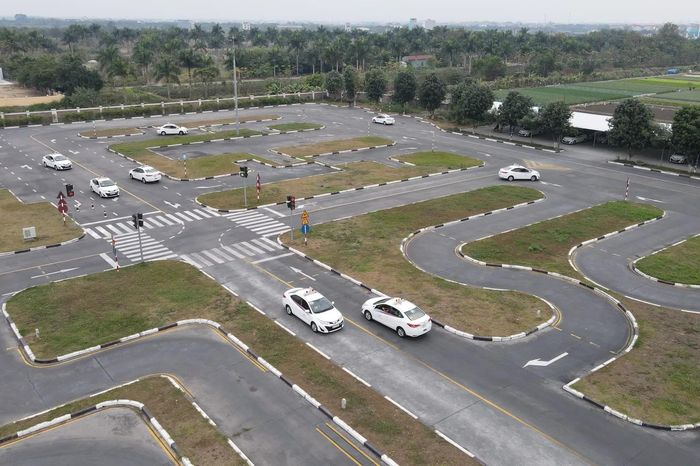 Sát hạch lái xe cần yêu cầu thực chất - Đài Phát thanh và truyền hình Hà Nội