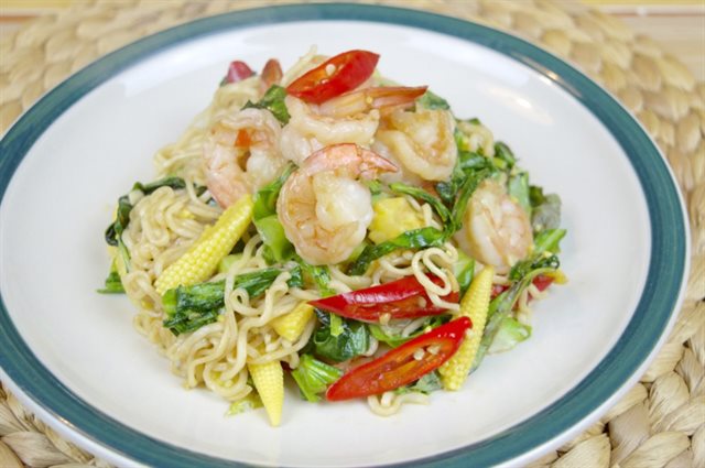 Mì Xào Tôm Với Rau Củ