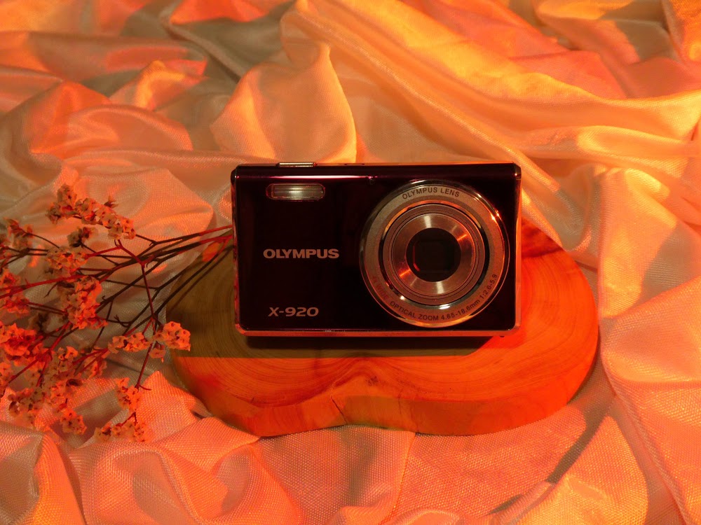 Olympus X-920 digicam