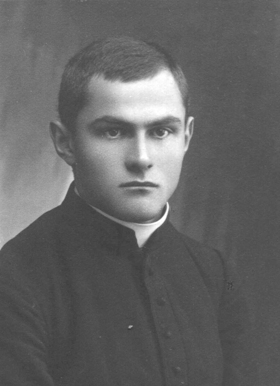 Portret ks. Bernardyna Dziedziaka wykonany w 1923 roku, w roku jego święceń kapłańskich, podczas formacji w Wyższym Seminarium Duchownym w Tarnowie.