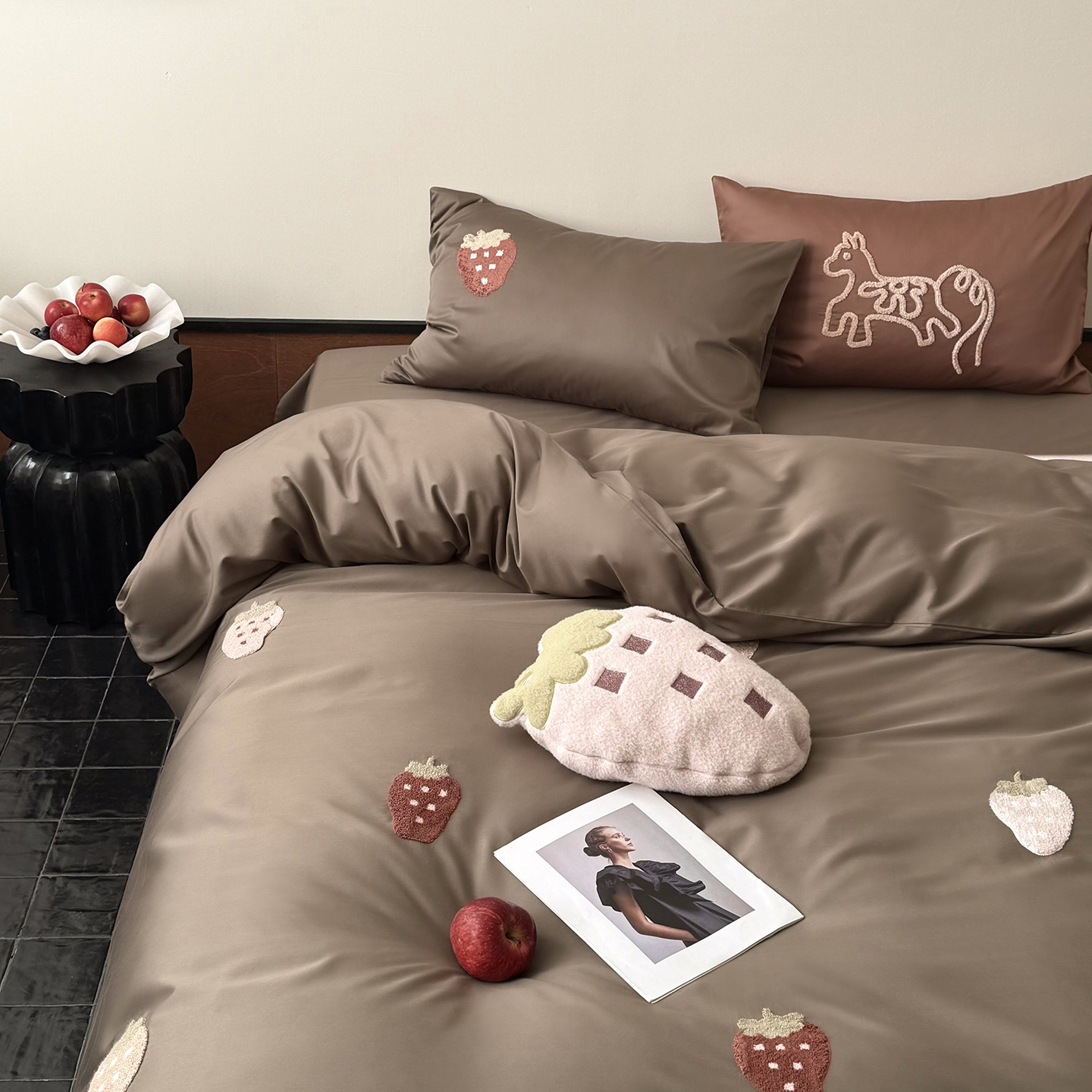 High-quality cotton bedding set, 4-piece, with embroidery