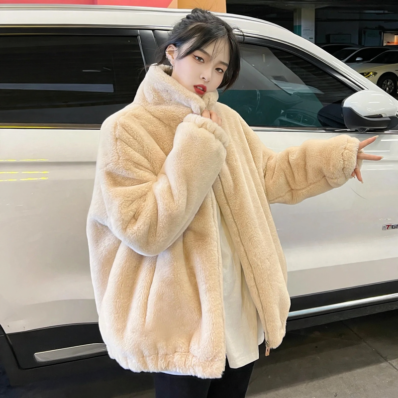 Lamb fleece jacket with stand-up collar and faux fur