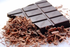 Chocolate đen thô bào mỏng (nếu dùng loại chocolate chips thì không cần bào).