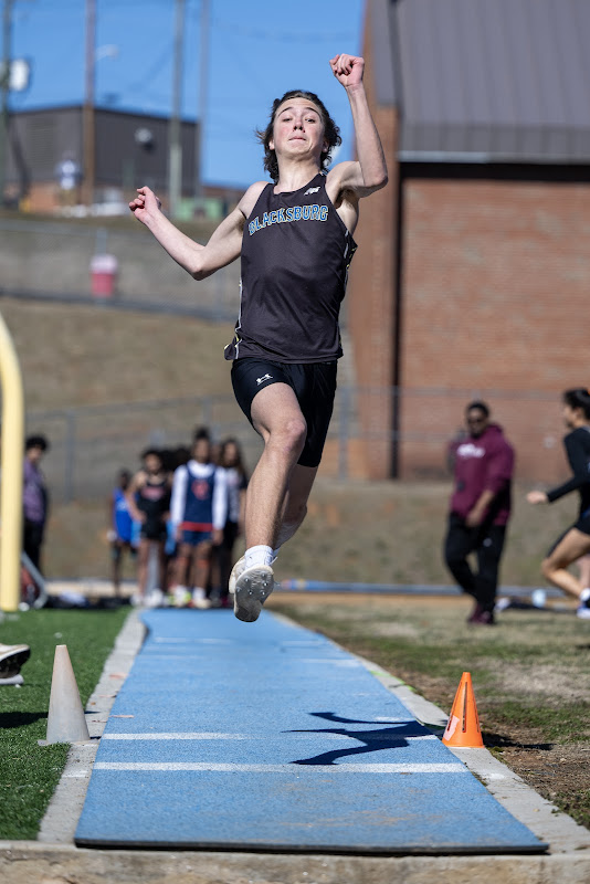 Photo from HS: Indoor Track & Field of Riley Henderson