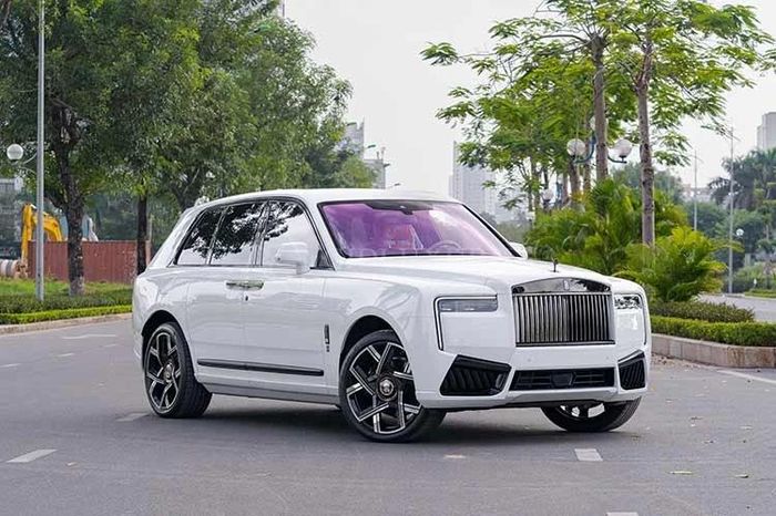 Rolls-Royce Cullinan 2025 chạy 800km, đại gia Hà Nội rao bán lỗ bạc tỷ - Báo Tri thức &amp; Cuộc sống
