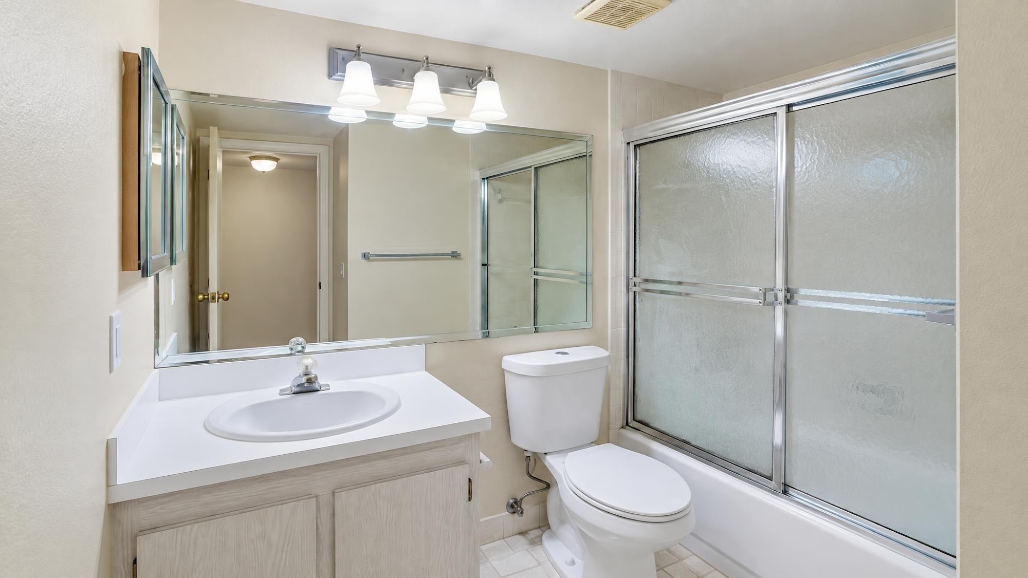 222 Pine HOV Cir, Greenacres, FL 33463 Unit B2 property photo 8