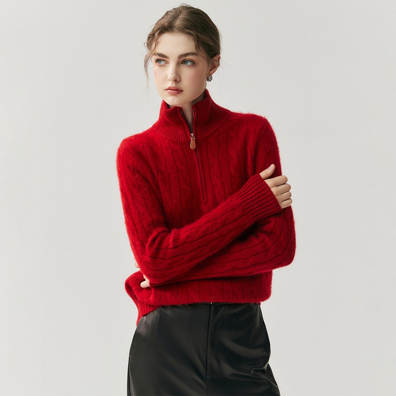 Women's knitted sweater with zipper and cable pattern