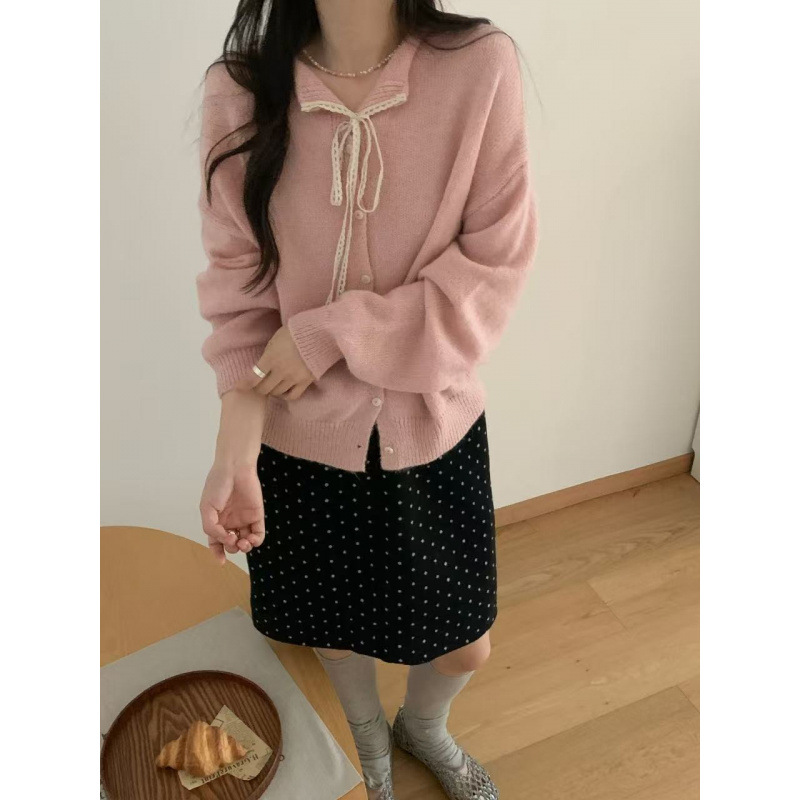Women's cardigan with lace collar and tie