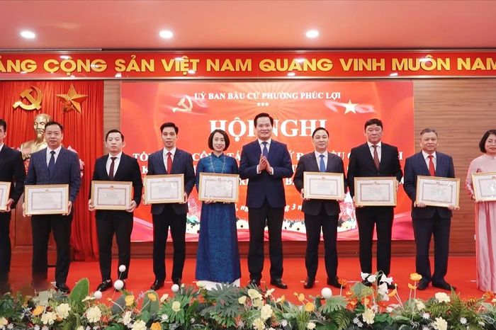 Phường Phúc Lợi tổng kết công tác tổ chức bầu cử - Đài Phát thanh và truyền hình Hà Nội