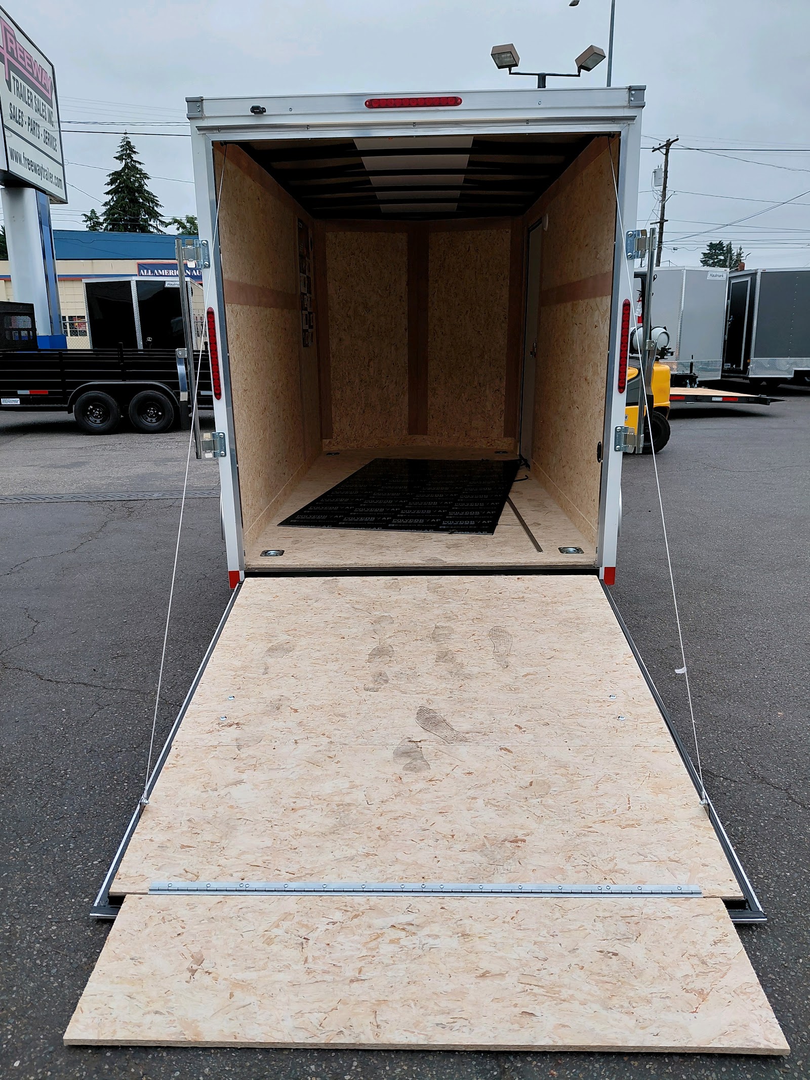 Passport Deluxe Enclosed Cargo