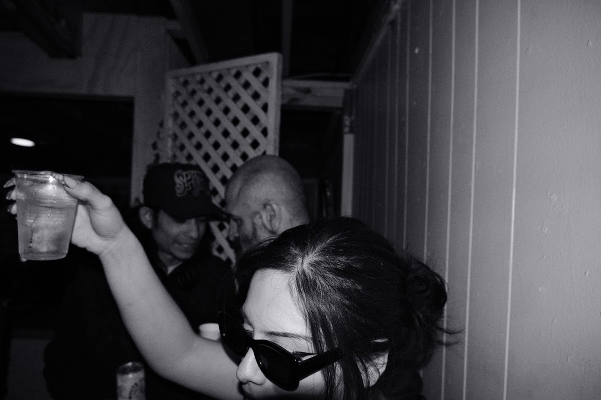 @tlau.photos_thelostandunfounds_2026-03-29_austin_last_night_noir_010