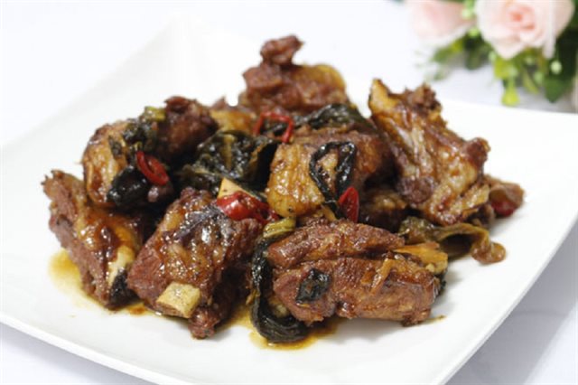 Sườn Kho Dưa Chua Đậm Đà