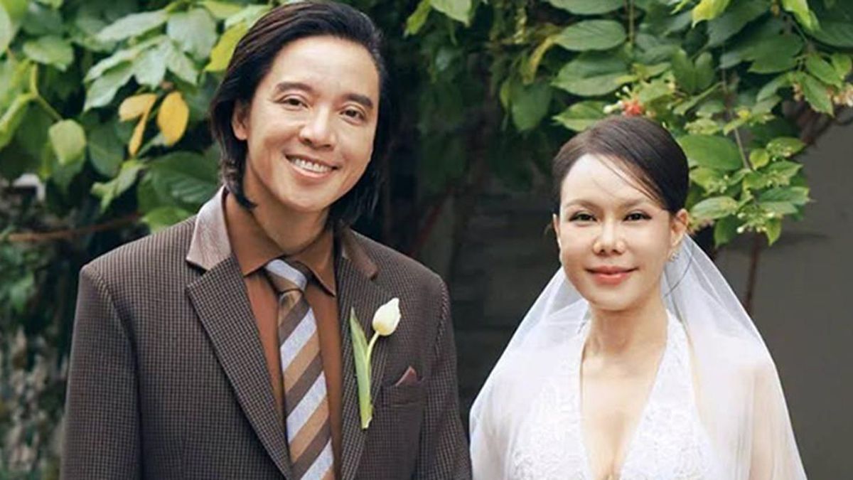 Việt Hương 50 tuổi lần đầu diện váy cưới, kể hôn nhân bên chồng nghệ sĩ saxophone - Báo VietnamNet
