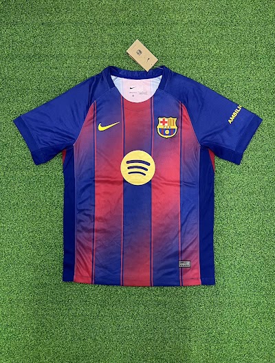 25-26 FC Barcelona Local.jpg