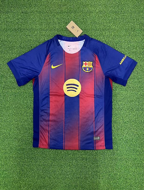 25-26 FC Barcelona Local.jpg