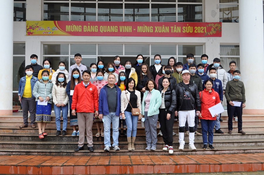 Trao quà  “Tết vì người nghèo và nạn nhân chất độc da cam - Xuân Tân Sửu 2021” Tại Trường Đại học Tây Bắc