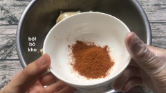 Tẩm ướp gia vị.