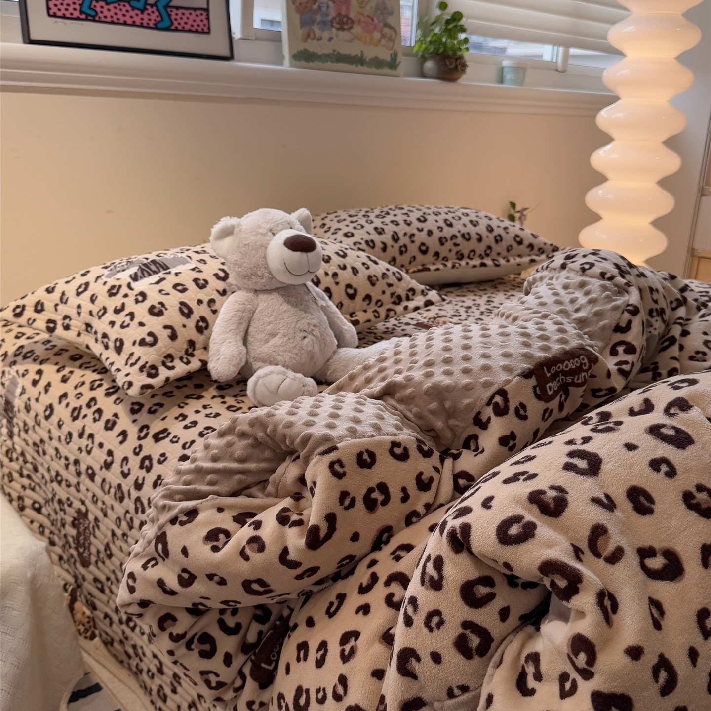 Quilted Milk Fiber Fleece Bedding Set with Polka Dot Pattern