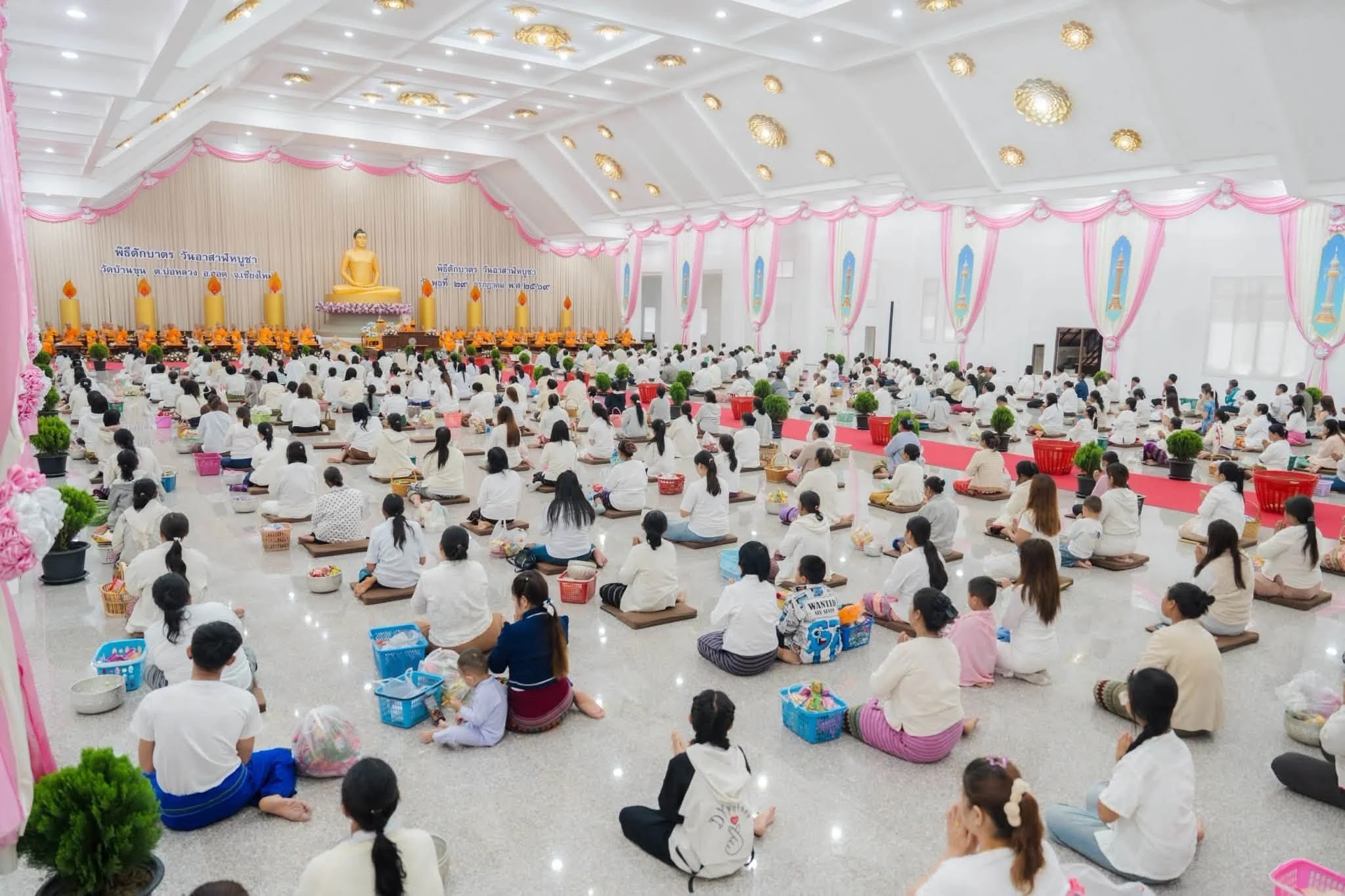 ภาพประกอบ วันอาสาฬหบูชา 2569 …. ฝนตกตั้งแต่เมื่อคืน เมื่อเช้าก็ตกหนักอีก…. คิดไปว่าศรัทธาบ้านขุนจะขึ้นวัดมาทำบุญกันยังไง…แต่ปรากฏว่า ฝนจะตกหนังยังไง ก็ไม่เป็นปัญหาอุปสรรคต่อศรัทธาความเชื่อมั