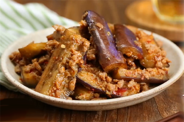 Cà Tím Xào Thịt Băm Sa Tế Cay