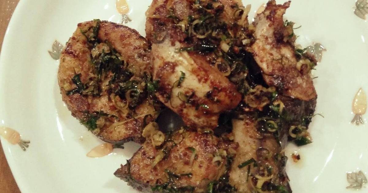 Cá lăng ngũ vị chiên sả chanh