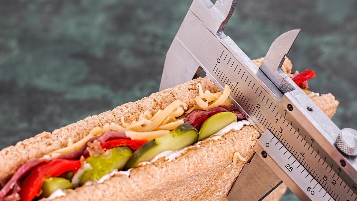 다이어트 중 놓치기 쉬운 필수 영양소와 섭취 방법