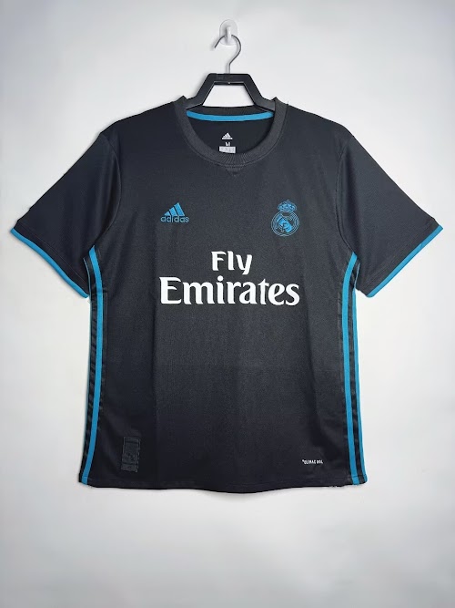 Equipación de visitante del Real Madrid 2017-18.jpeg