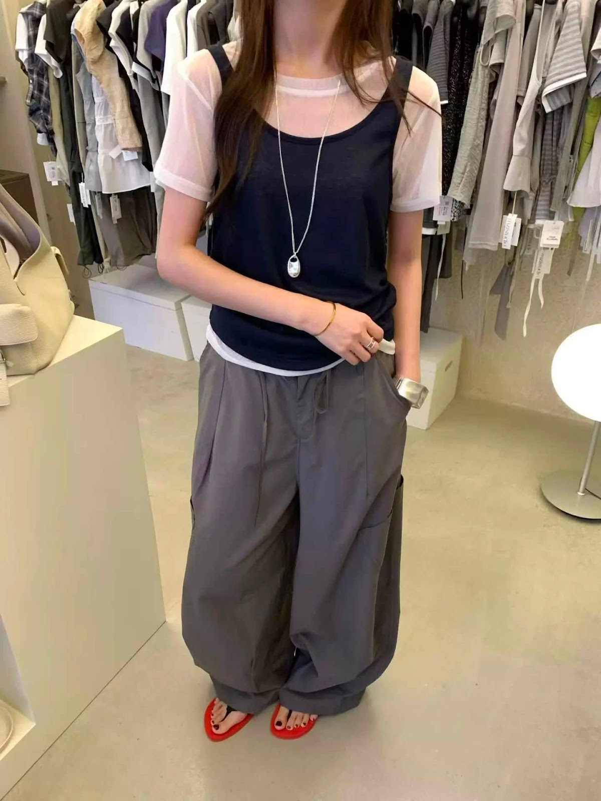 Quần ống rộng vải trơn dây rút eo 2túi vuông bên XONXEN SHOP 3725 – Image 2
