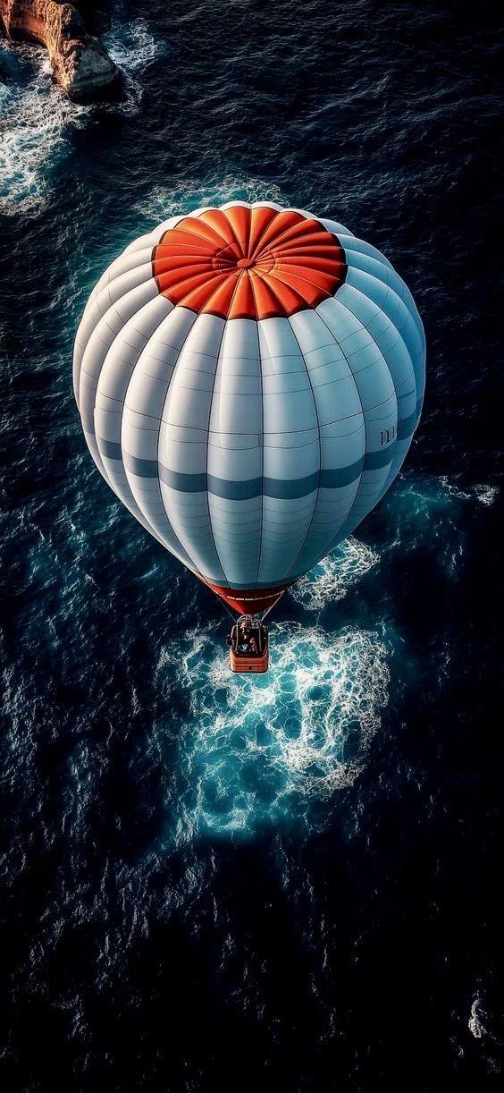 Hot Air Balloon Over Ocean - Aerial Photography iPhone Wallpaper (564x1222)