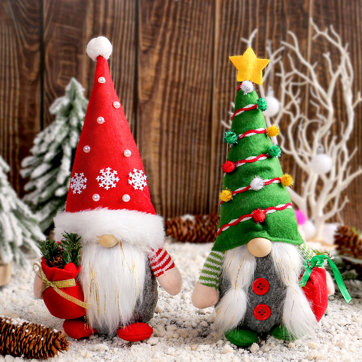 Weihnachts-Wichtel mit Geschenk, stehend