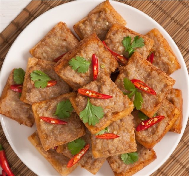Bánh Mì Phết Thịt Heo Chiên