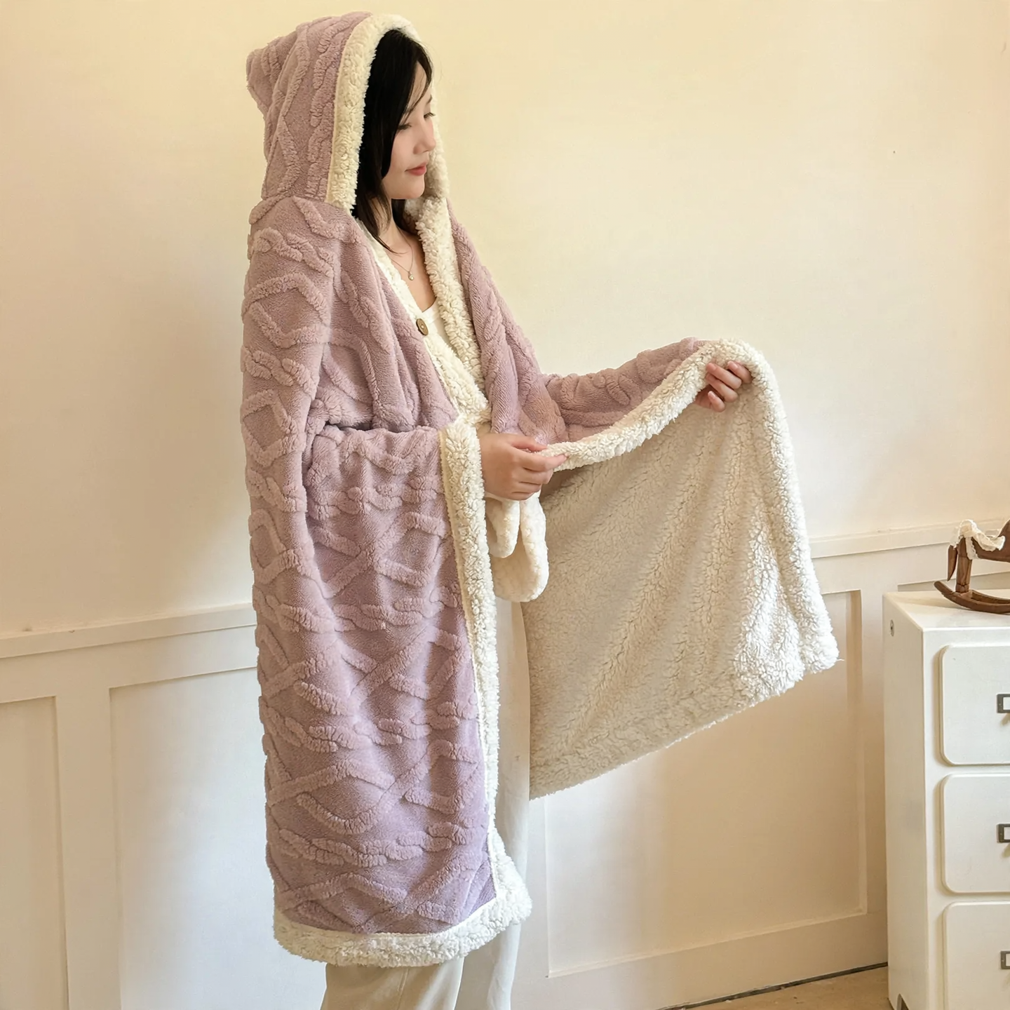 Hooded cloak blanket made of coral fleece