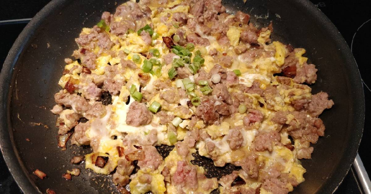 Thịt heo bằm trộn trứng chiên