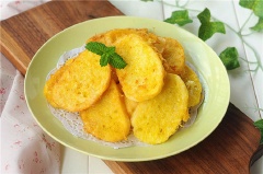 Bánh bao tẩm trứng chiên giòn đơn giản và nhanh gọn. Chứa đầy 25 phút chế biến, bạn đã có ngay món bánh chiên béo giòn, thơm ngon mùi trứng để dùng cho bữa sáng rồi nhé!