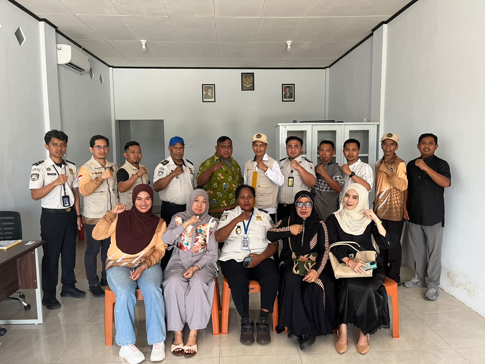 Foto kegiatan 4 Foto perekaman oleh imigrasi passport di Kemenhaj Boven Digoel