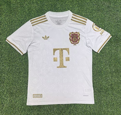 25-26 Bayern Munich Edición 125 Aniversario Blanco.jpeg