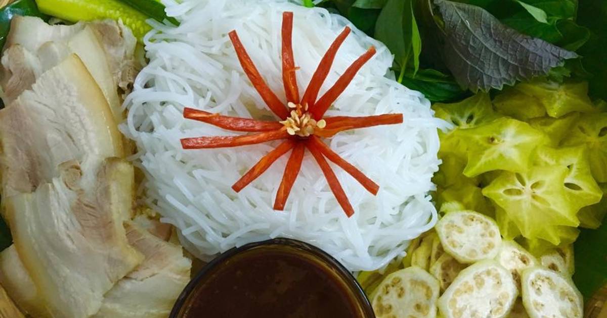 Bún thịt luộc chấm mắm tôm chà