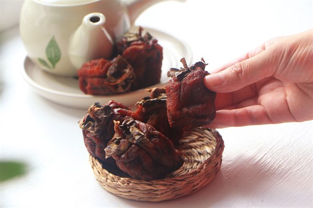 Hồng Khô Treo Gió