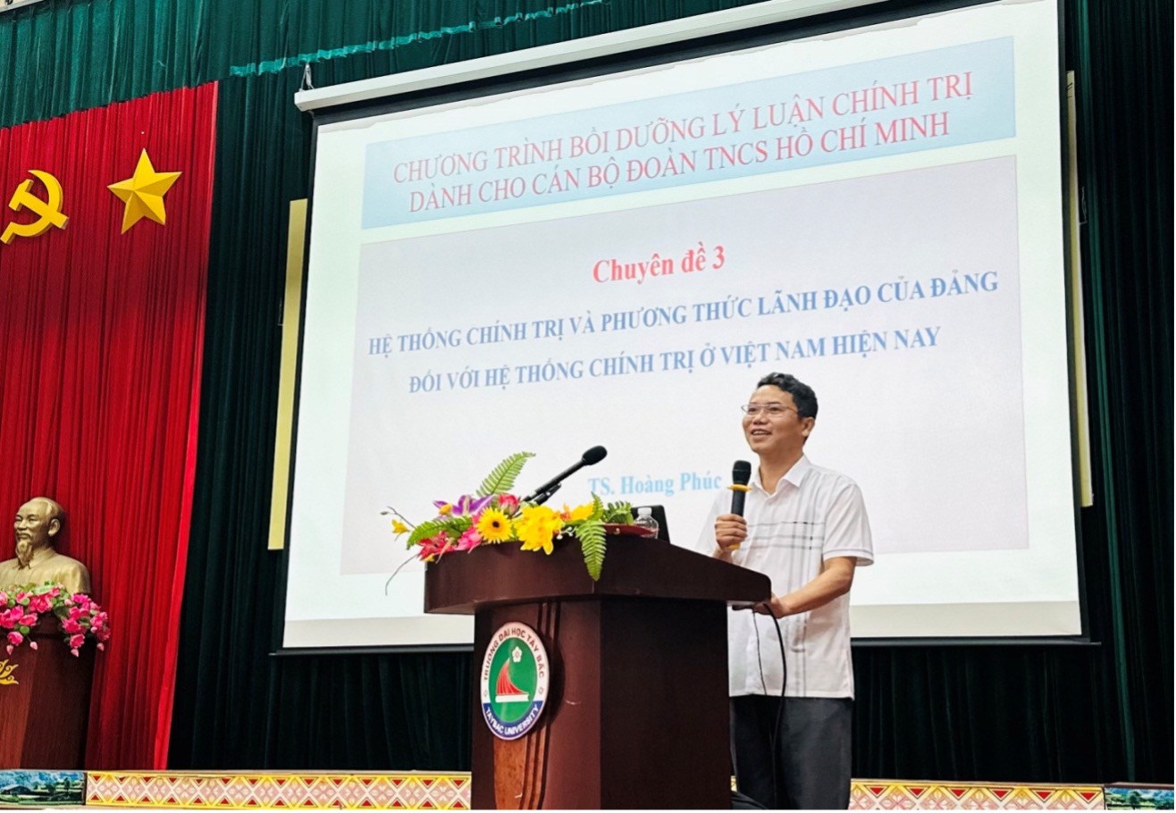 Trường Đại học Tây Bắc triển khai tổ chức Lớp bồi dưỡng lý luận chính trị cho cán bộ đoàn cơ sở năm 2023