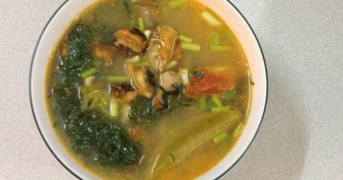 Canh ốc nấu khế với lá lốt
