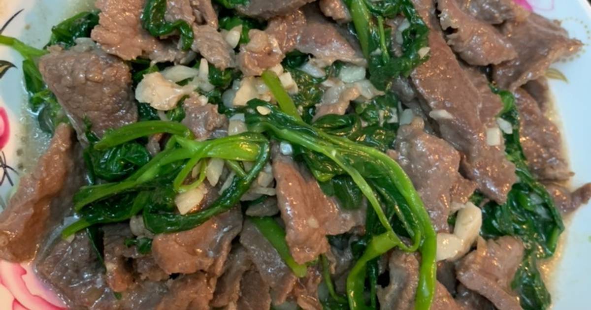 Thịt trâu xào rau muống