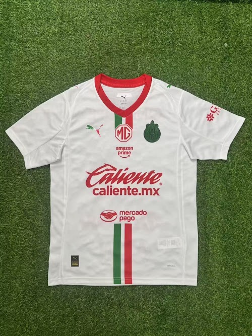 25-26 Chivas Guadalajara Visitante.jpg