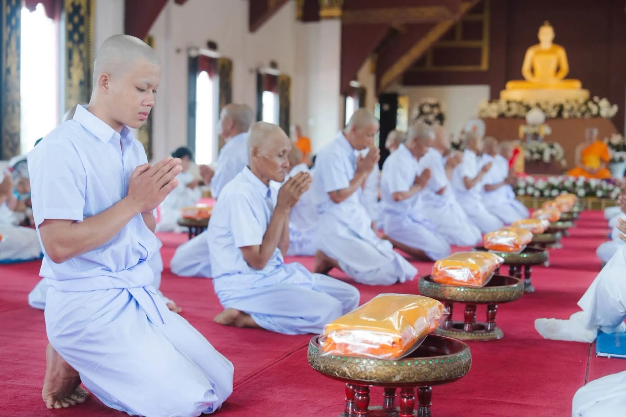 ภาพประกอบ วันนี้บวชพระเข้าพรรษา 19 รูป ซึ่งจะได้อยู่จำพรรษาที่วัดบ้านขุน และอีกหลาย ๆ วัดบนดอย ที่พระวัดบ้านขุนได้กระจายไปทำหน้าที่เผยแผ่พระศาสนากันตามที่ต่าง ๆๆๆ