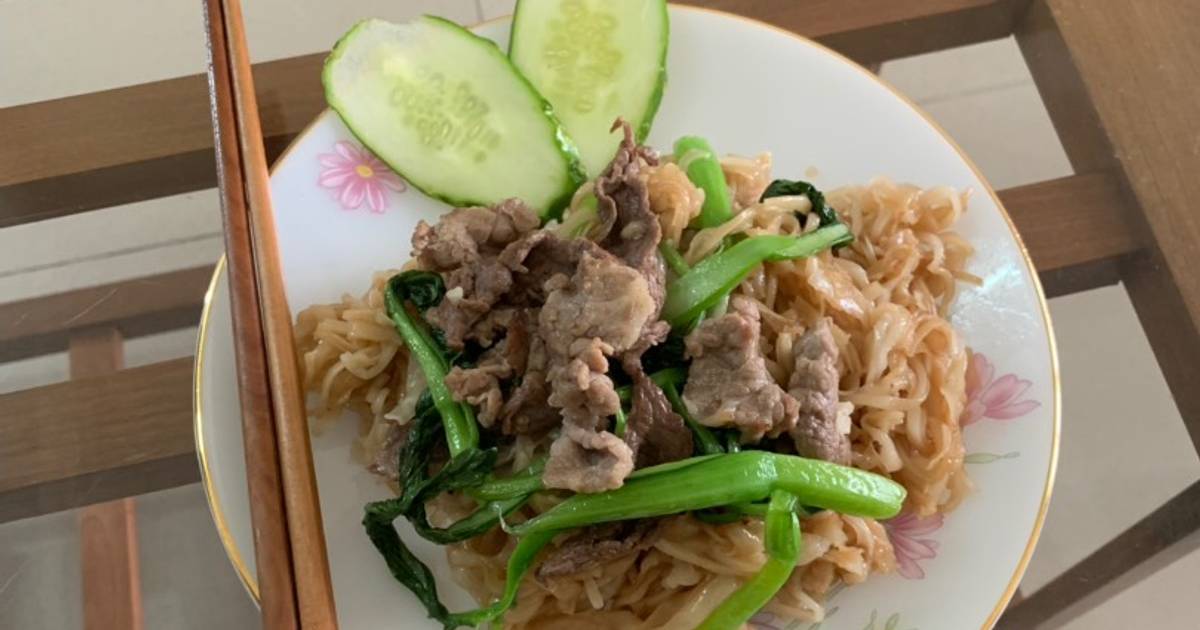 Phở xào bò cải ngồng