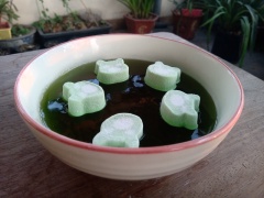 Đổ ra bát, thêm topping yêu thích rồi cùng thưởng thức nào !