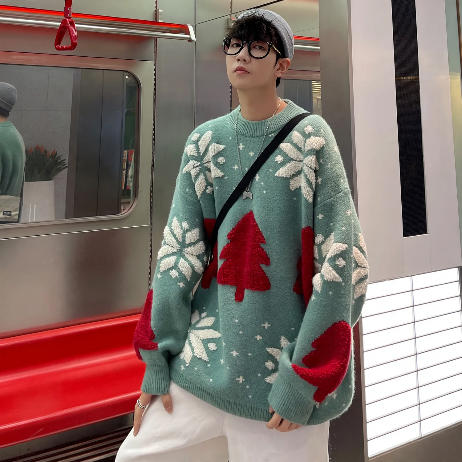 Loose Christmas Knitted Sweater with Reindeer Motif