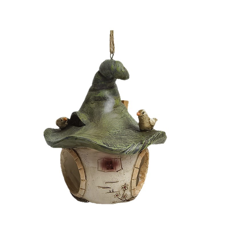Vogelhaus mit Zauberhut-Design aus Kunstharz