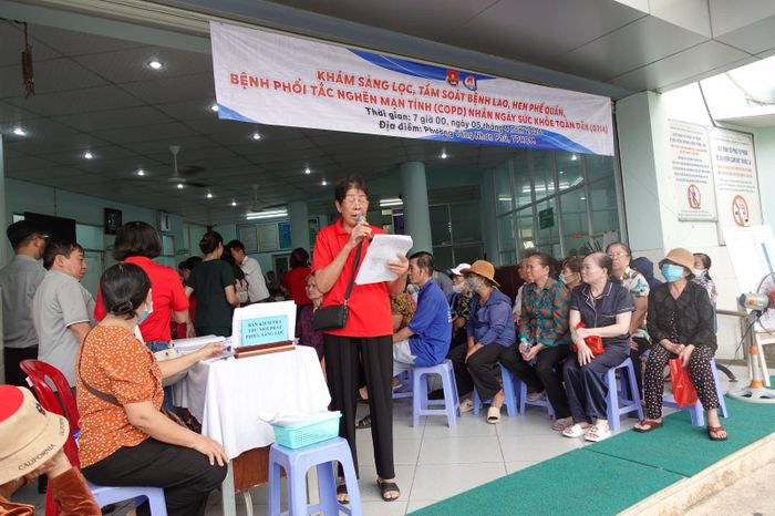 TP Hồ Chí Minh: Người dân phấn khởi khi bác sĩ tuyến trên về khám sức khỏe miễn phí - Báo Tin Tức TTXVN